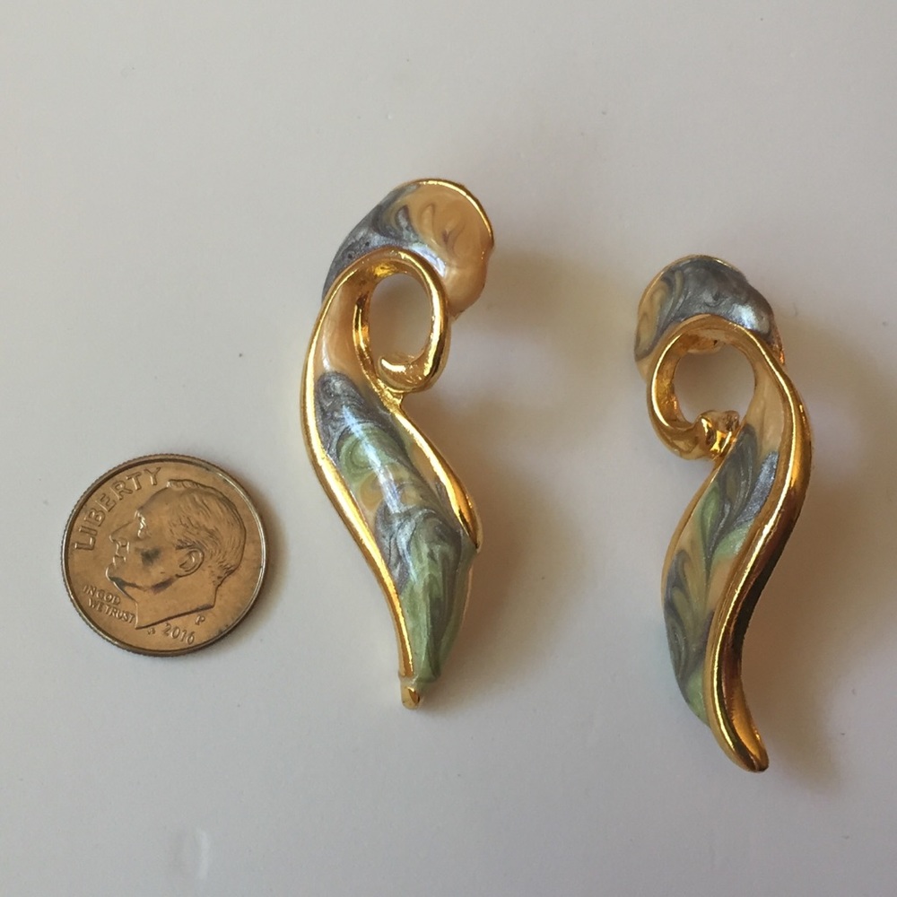 VINTAGE Goldtone Enamel Swirl Post Earrings ! ! ! - Picture 3 of 3